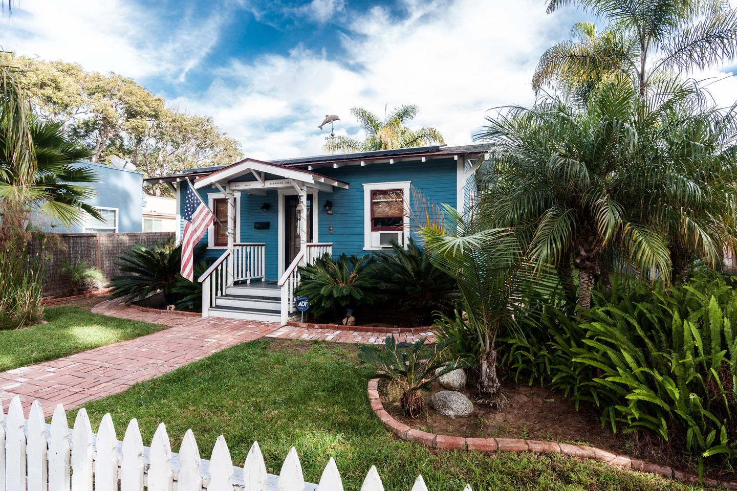 9 Dog-Friendly West Coast Airbnbs We Want to Visit!